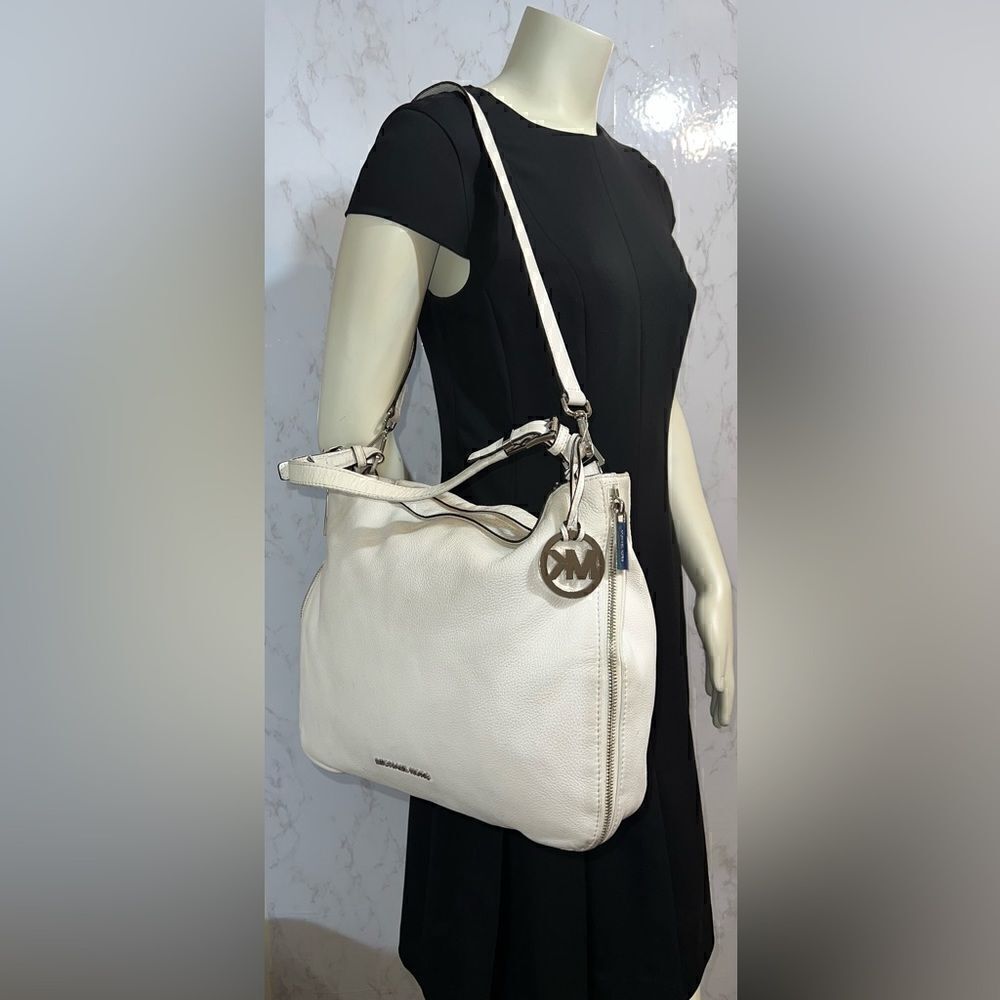Micheal Kors Large Hobo - Picture 3 of 9